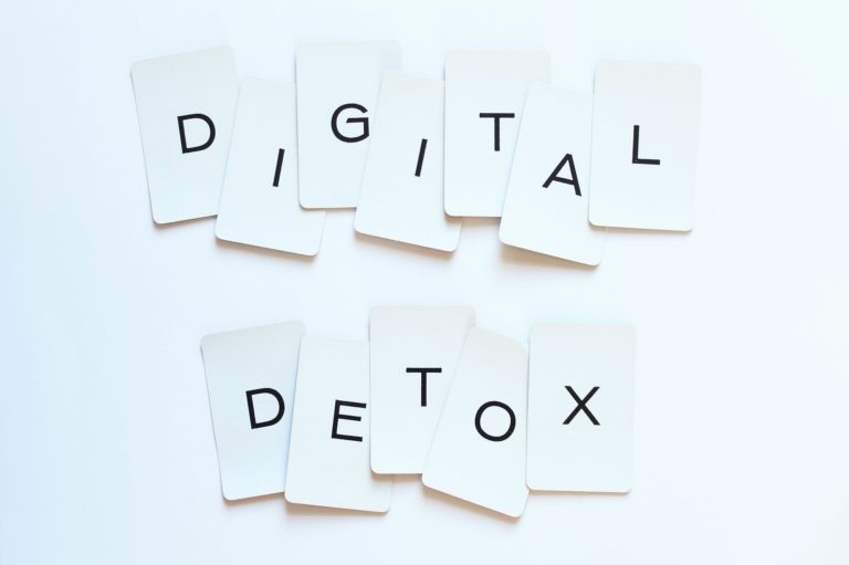 Digitális detox: coach, tréner, pszichológus támogatása Digital detox