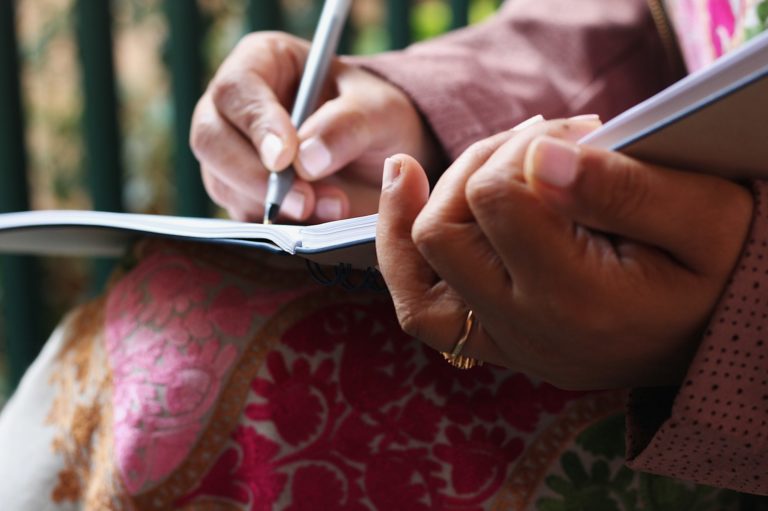 Az önreflexió írásának veszélyei: mire figyelj? Writing life stories