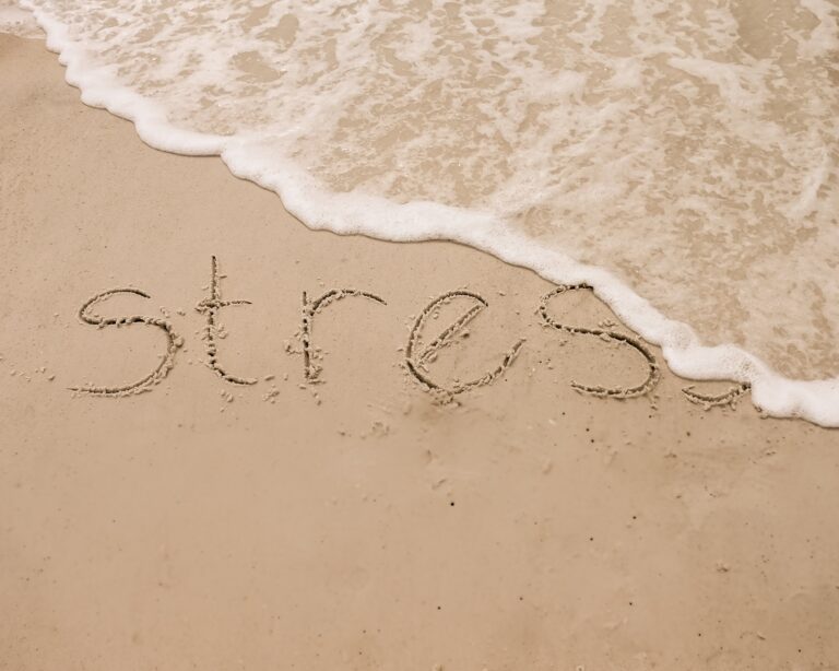 Stresszkezelési stratégiák: jó és rossz módszerek Waves washing away stress