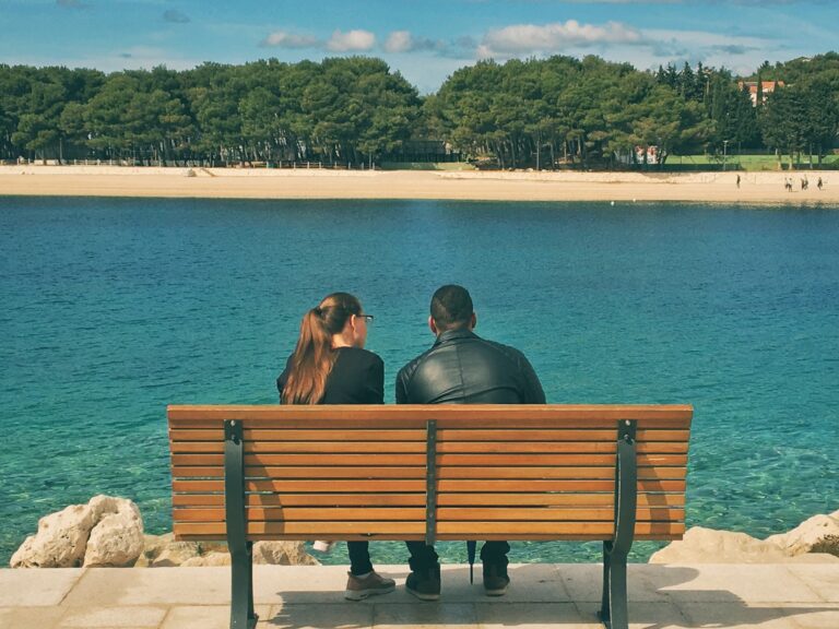 Meddig normális szenvedni egy szakítás után? – Mi a különbség az egészséges gyász és a patológiás gyász között? Breaking up